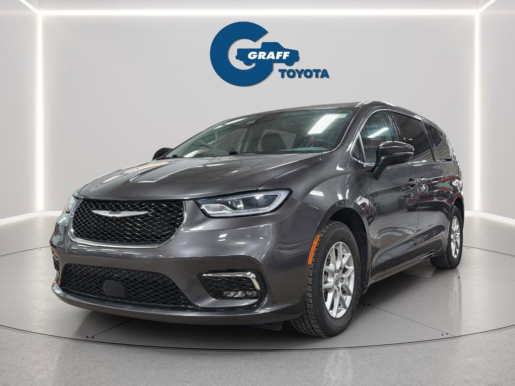 Used 2023 Chrysler Pacifica Touring-L