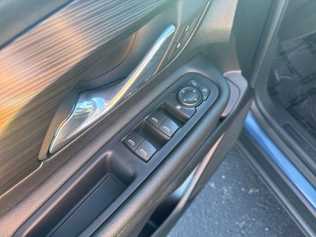 Used 2024 GMC Terrain SLE image 13