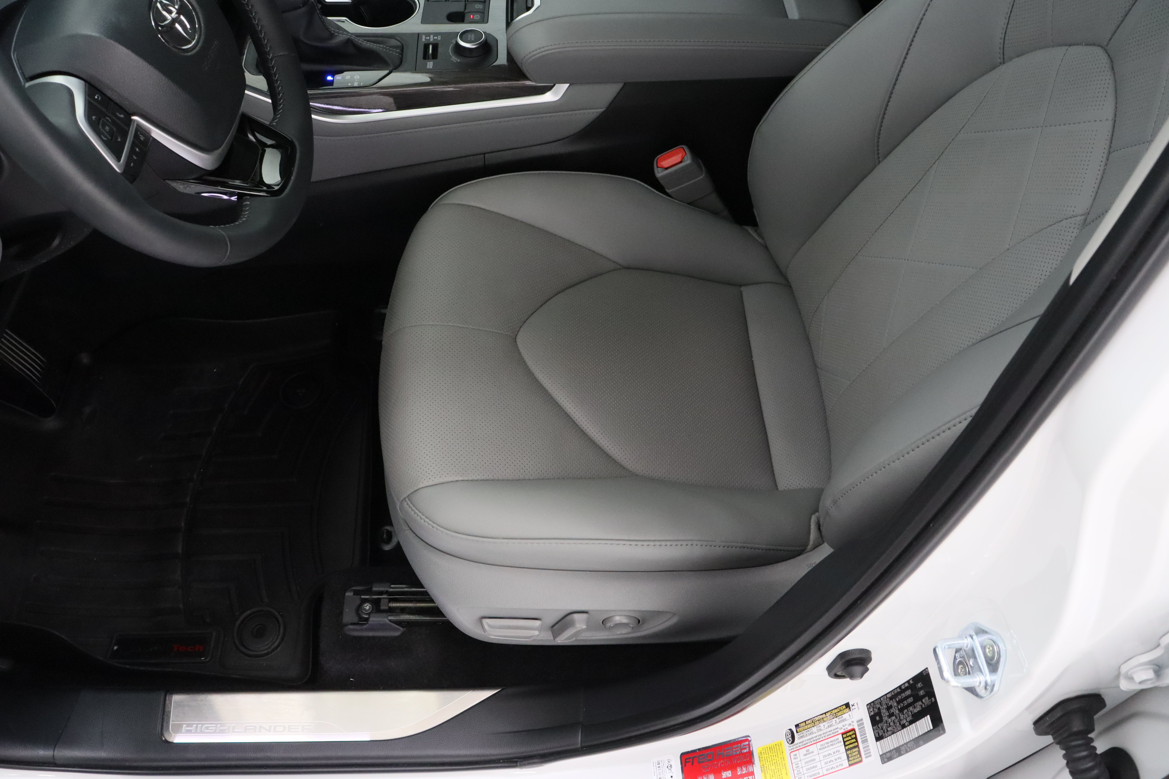 Certified 2026 Toyota Highlander Platinum AWD/4WD image 15