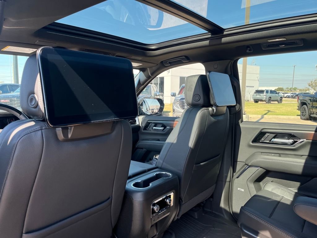 New 2026 GMC Yukon XL Denali w/ Denali Reserve Package image 31
