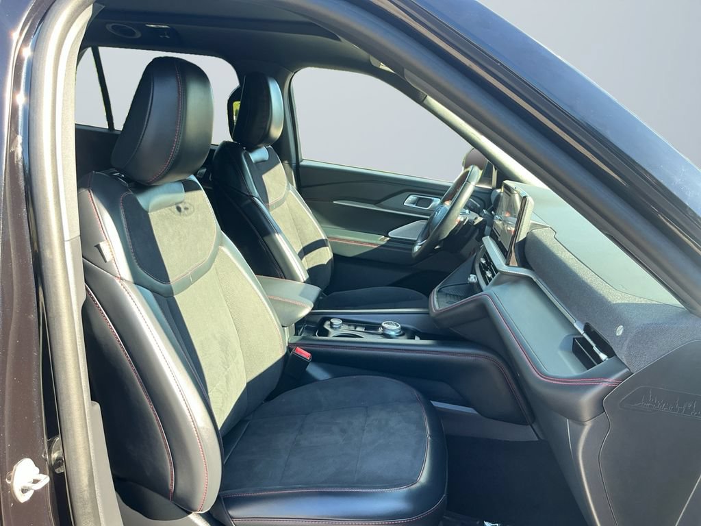 Used 2025 Ford Explorer ST AWD/4WD image 16
