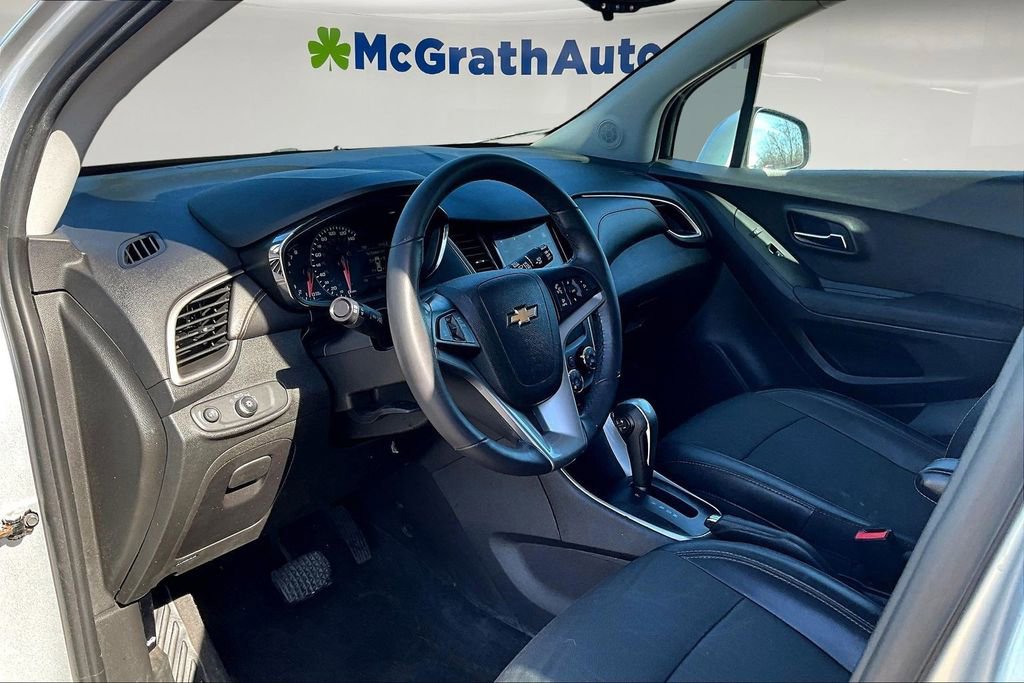 Used 2018 Chevrolet Trax LT w/ LT Convenience Package image 14