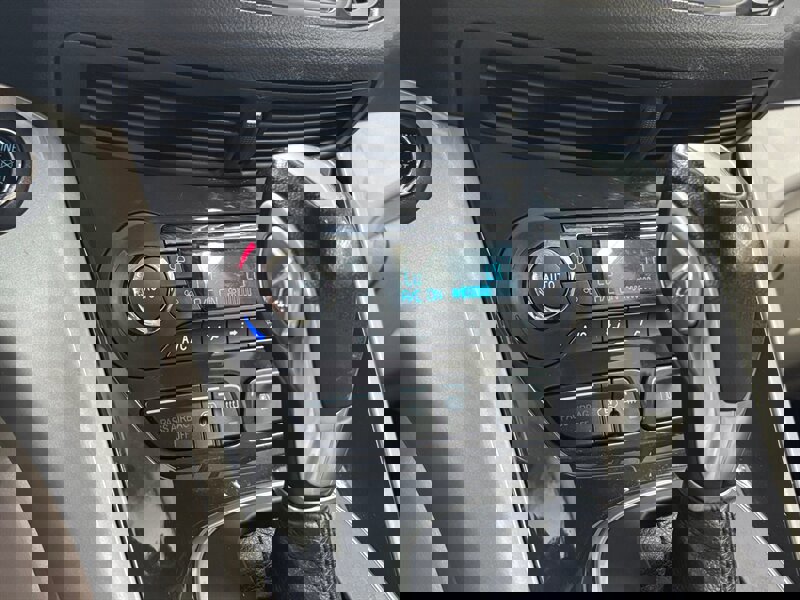 Used 2014 Ford C-MAX Energi SEL w/ Equipment Group 301A image 19