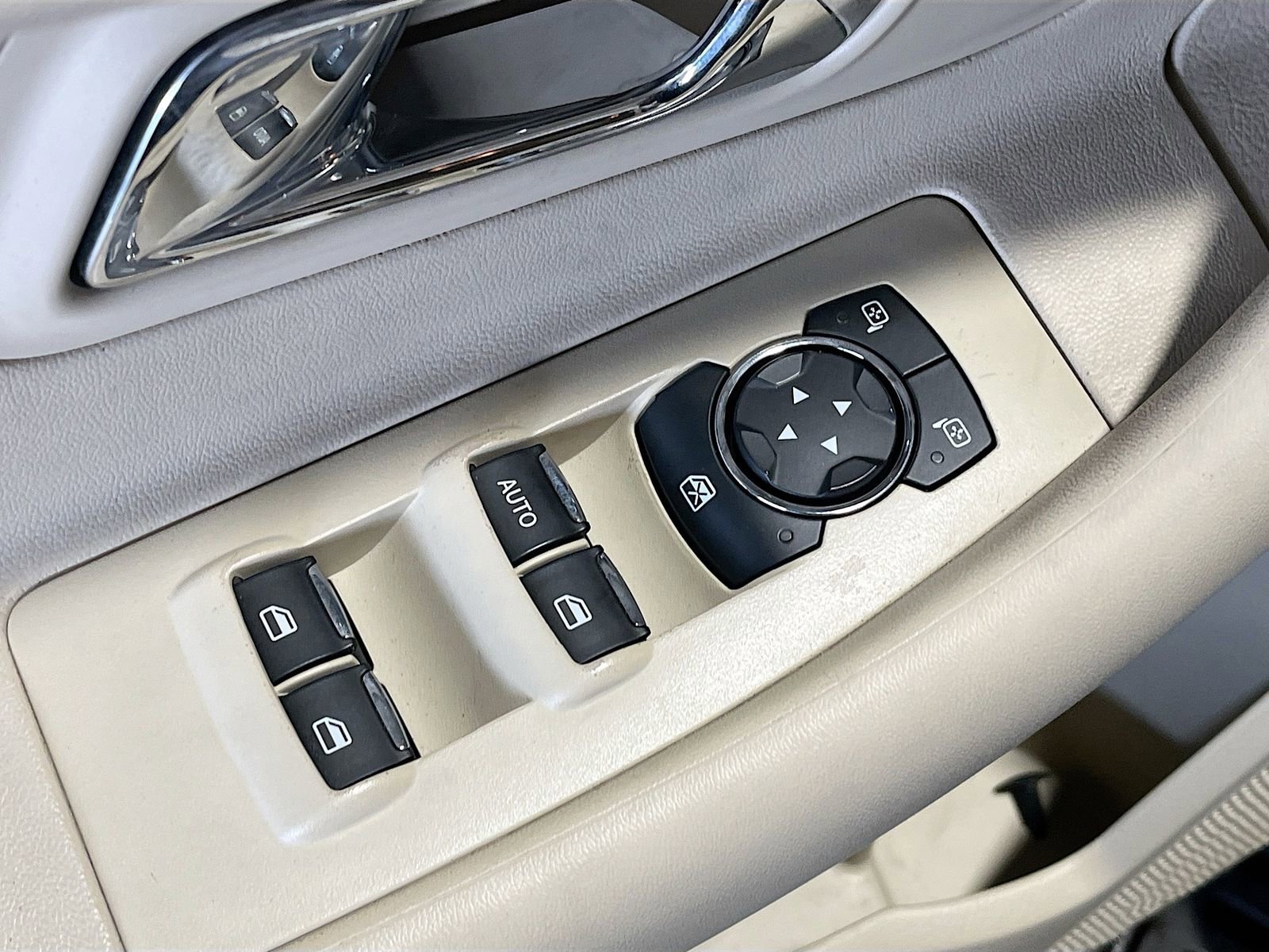 Used 2018 Ford Taurus SEL w/ Equipment Group 201A image 17