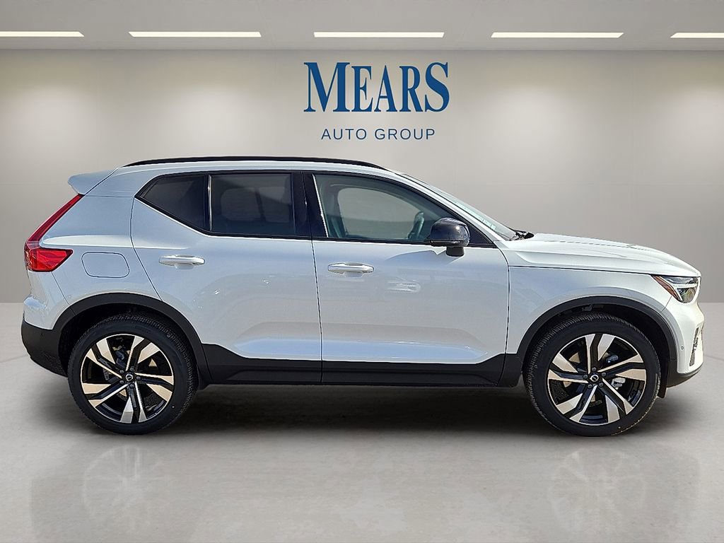 New 2026 Volvo XC40 B5 Ultra w/ Protection Package Premier AWD/4WD image 6