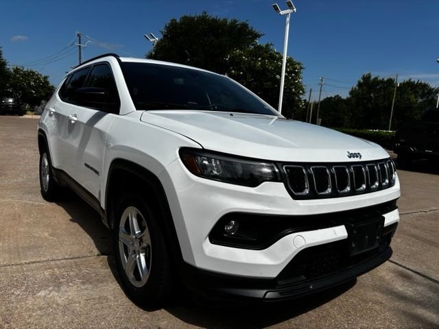 Used 2024 Jeep Compass Latitude AWD/4WD image 1