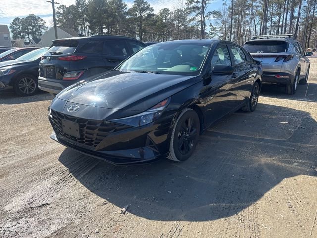 Used 2022 Hyundai Elantra SEL w/ Preferred Accessory Package image 5