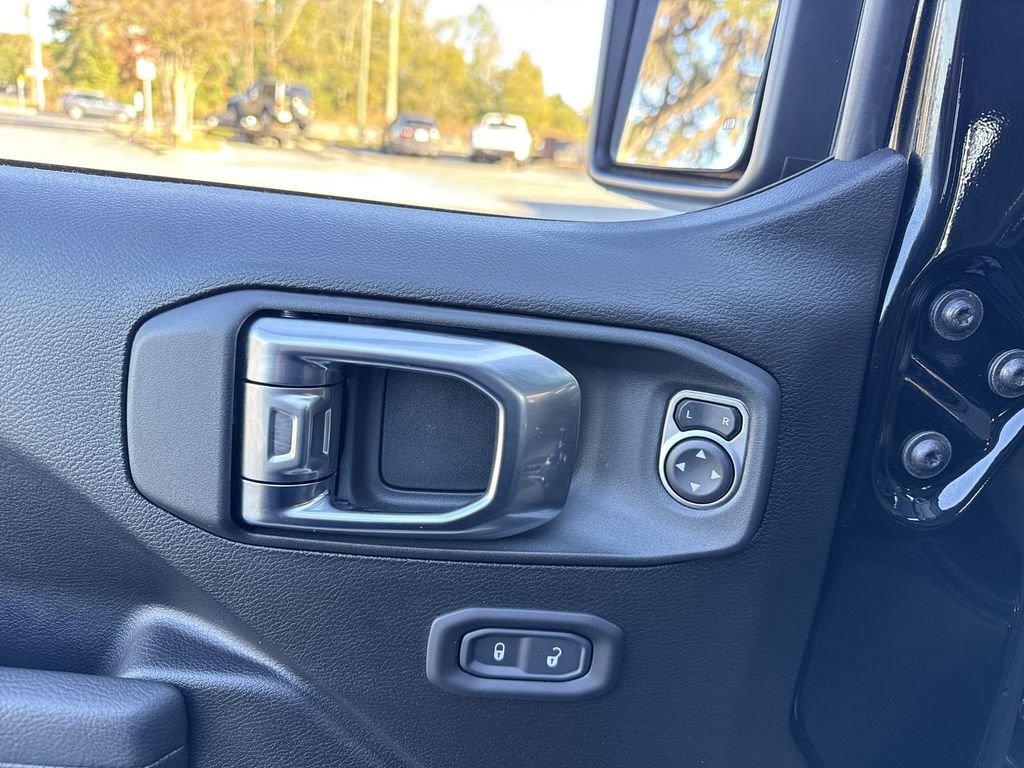 New 2025 Jeep Gladiator Sport image 13