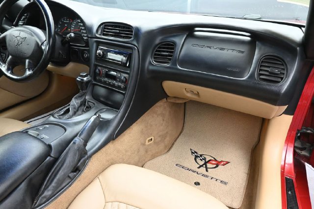 Used 2001 Chevrolet Corvette Convertible w/ Preferred Equipment Group2 RWD image 31