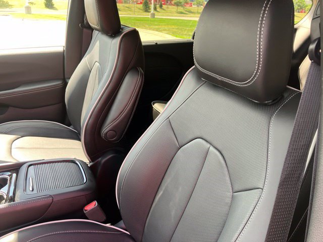 New 2027 Chrysler Pacifica Limited AWD/4WD image 12