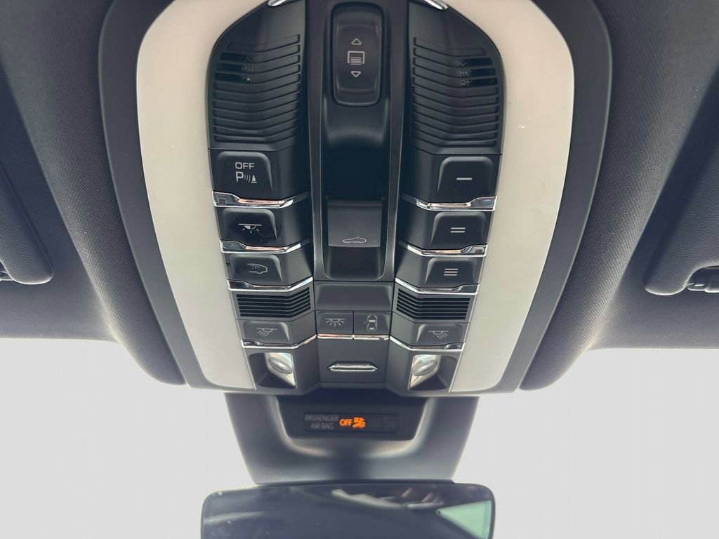 Used 2020 Porsche Macan S AWD/4WD image 29