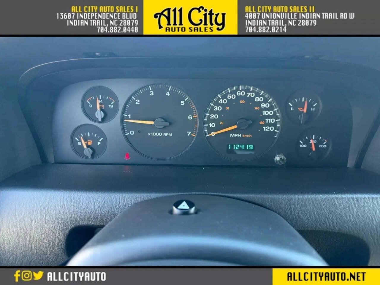 Used 2004 Jeep Grand Cherokee Laredo w/ Convenience Group RWD image 18