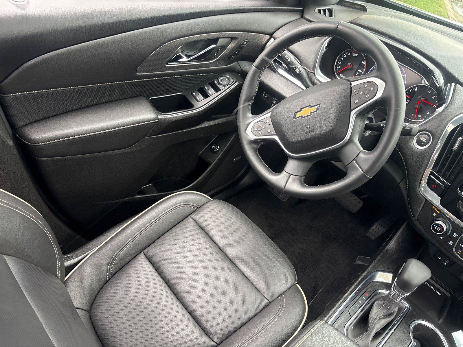 Used 2023 Chevrolet Traverse Premier AWD/4WD image 16