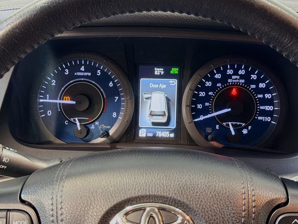 Used 2020 Toyota Sienna XLE w/ XLE Navigation Package AWD/4WD image 14