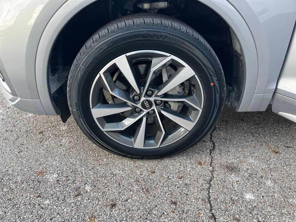 Used 2023 Audi Q5 2.0T Premium w/ Convenience Package image 27