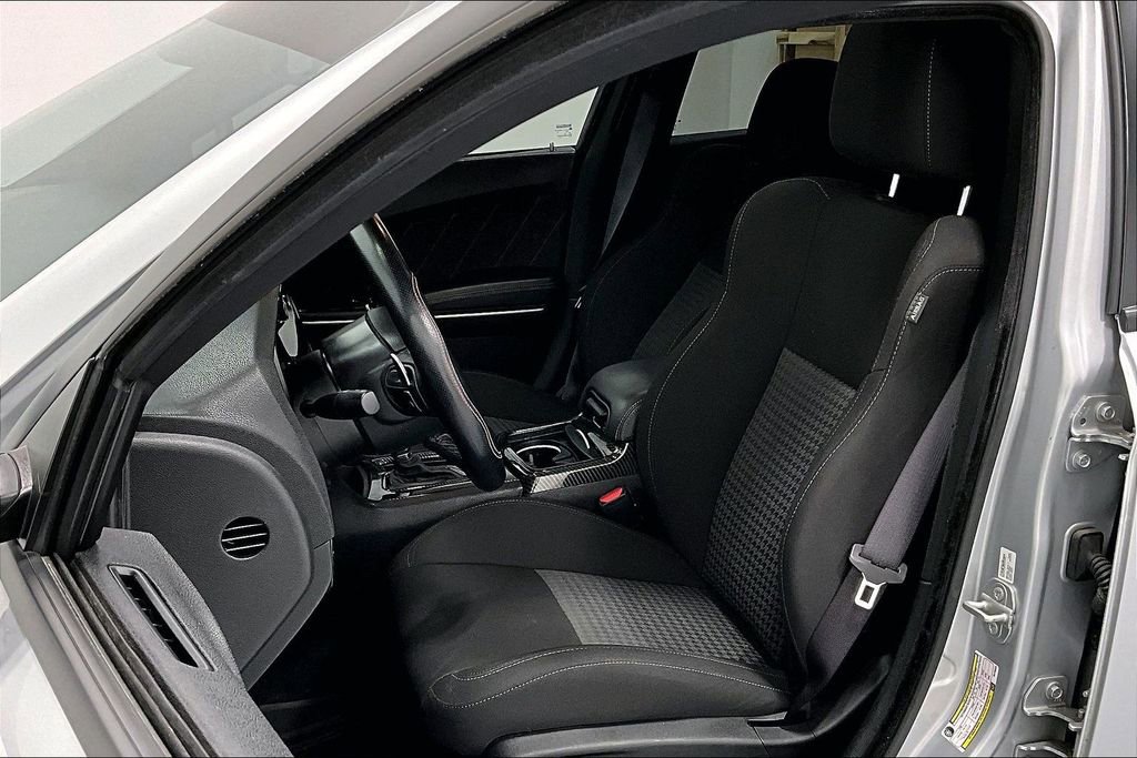 Used 2023 Dodge Charger R/T w/ Navigation & Travel Group image 33