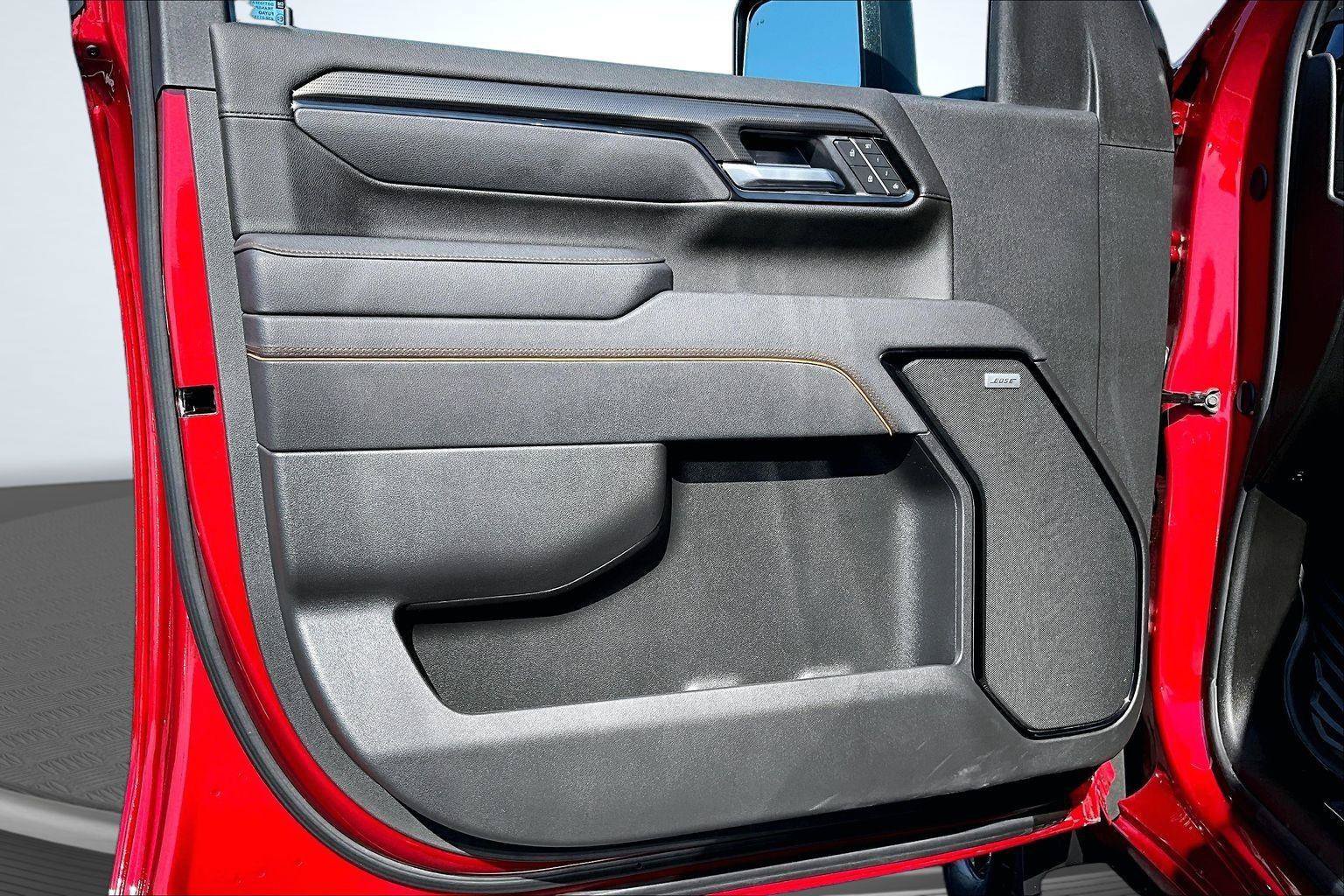 Used 2025 GMC Sierra 2500 AT4 w/ AT4 Premium Plus Package AWD/4WD image 24
