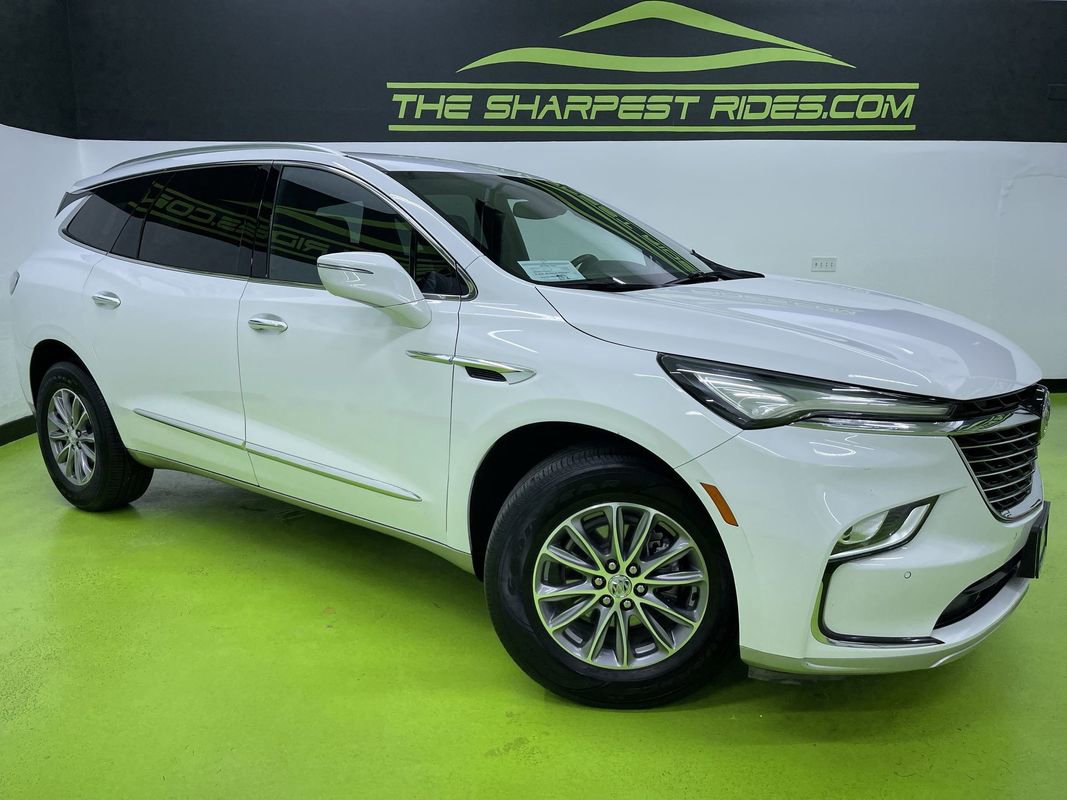 Used 2023 Buick Enclave Essence FWD image 1