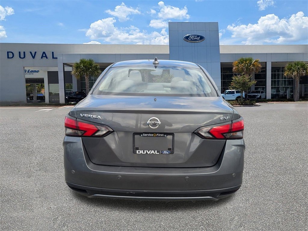Used 2021 Nissan Versa SV image 5