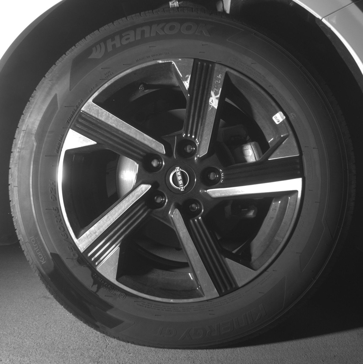 Used 2025 Nissan Sentra SV image 13