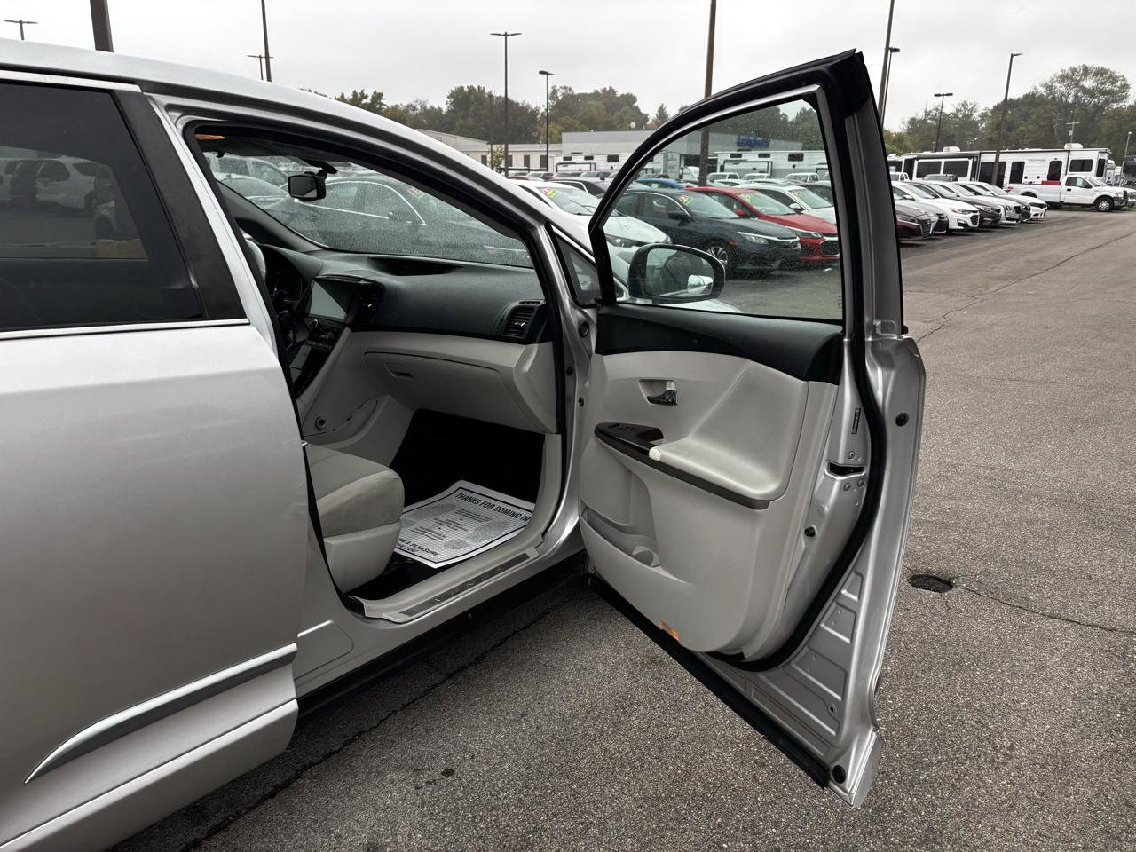 Used 2011 Toyota Venza AWD w/ Convenience Pkg image 9