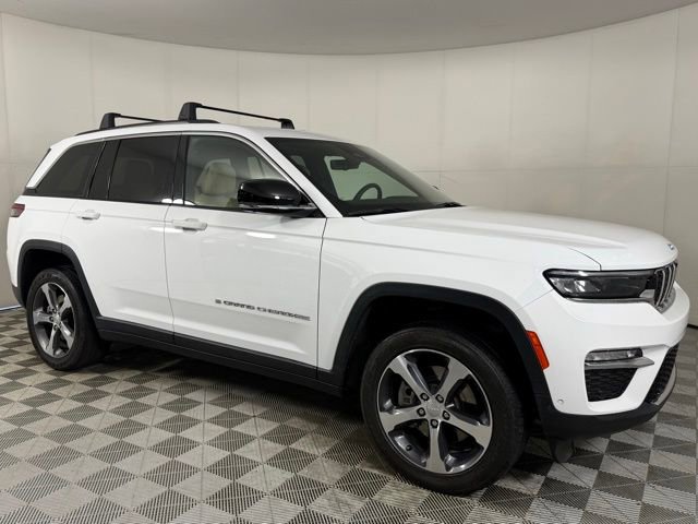 Used 2023 Jeep Grand Cherokee 4WD 4xe w/ Luxury Tech Group II image 13