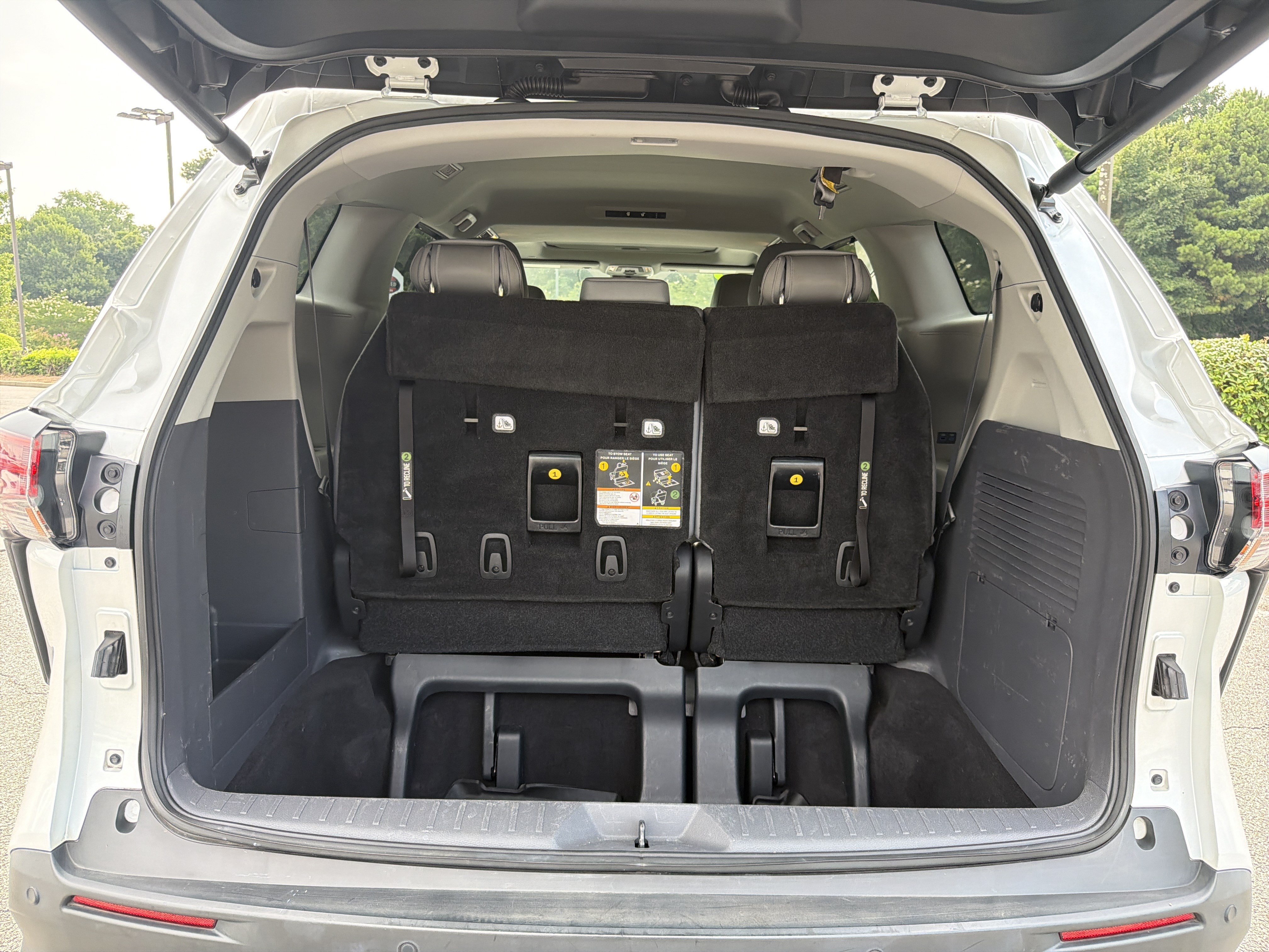 Used 2022 Toyota Sienna XLE FWD image 27
