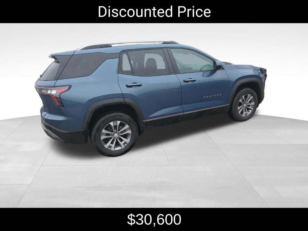 Used 2026 Chevrolet Equinox LT w/ Convenience Package II AWD/4WD image 3