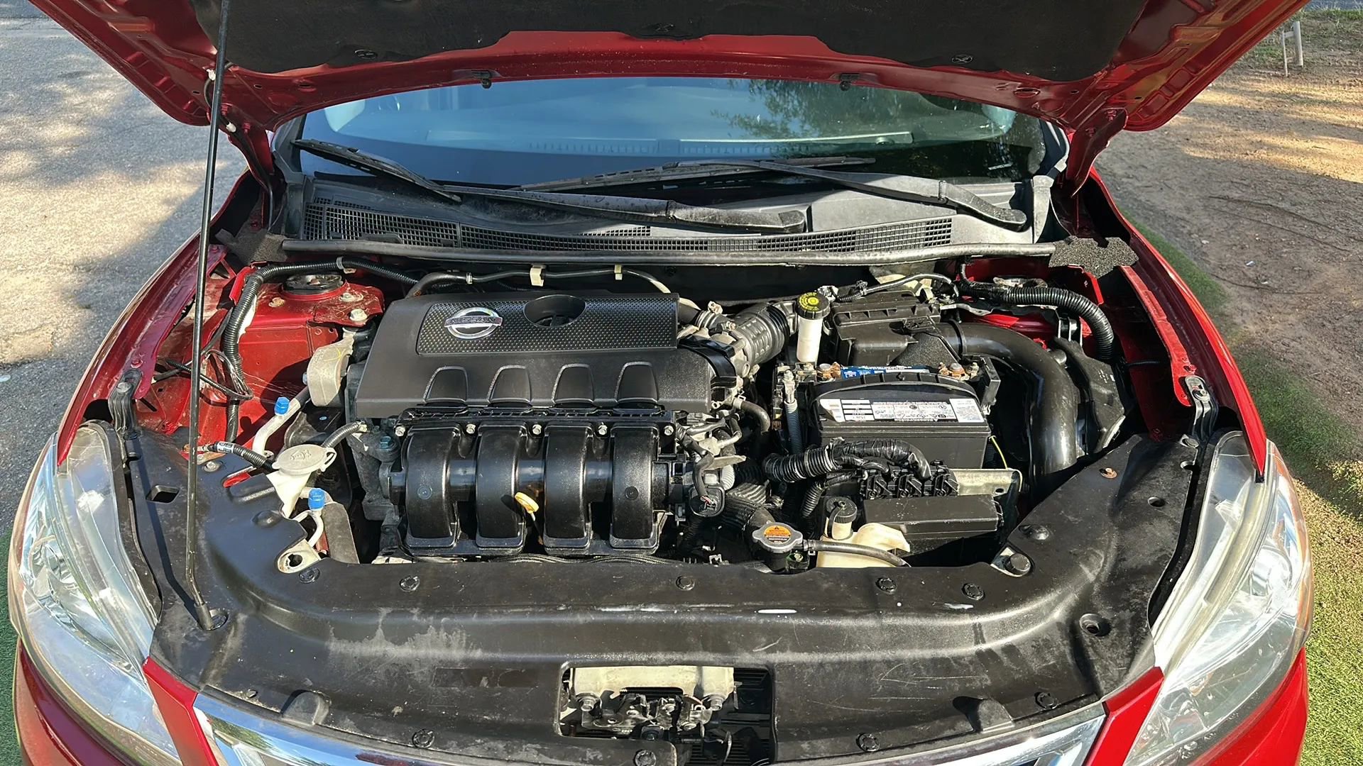 Used 2013 Nissan Sentra SR w/ Premium Pkg FWD image 9