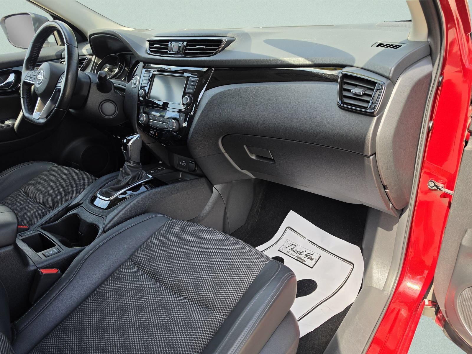 Used 2022 Nissan Rogue Sport SV w/ Technology Package FWD image 14