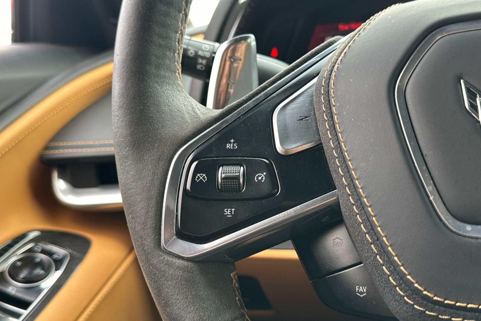 Used 2021 Chevrolet Corvette Stingray Premium Conv w/ 3LT RWD image 35
