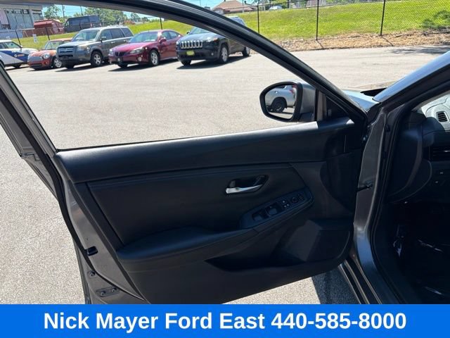 Used 2024 Nissan Sentra SV FWD image 10