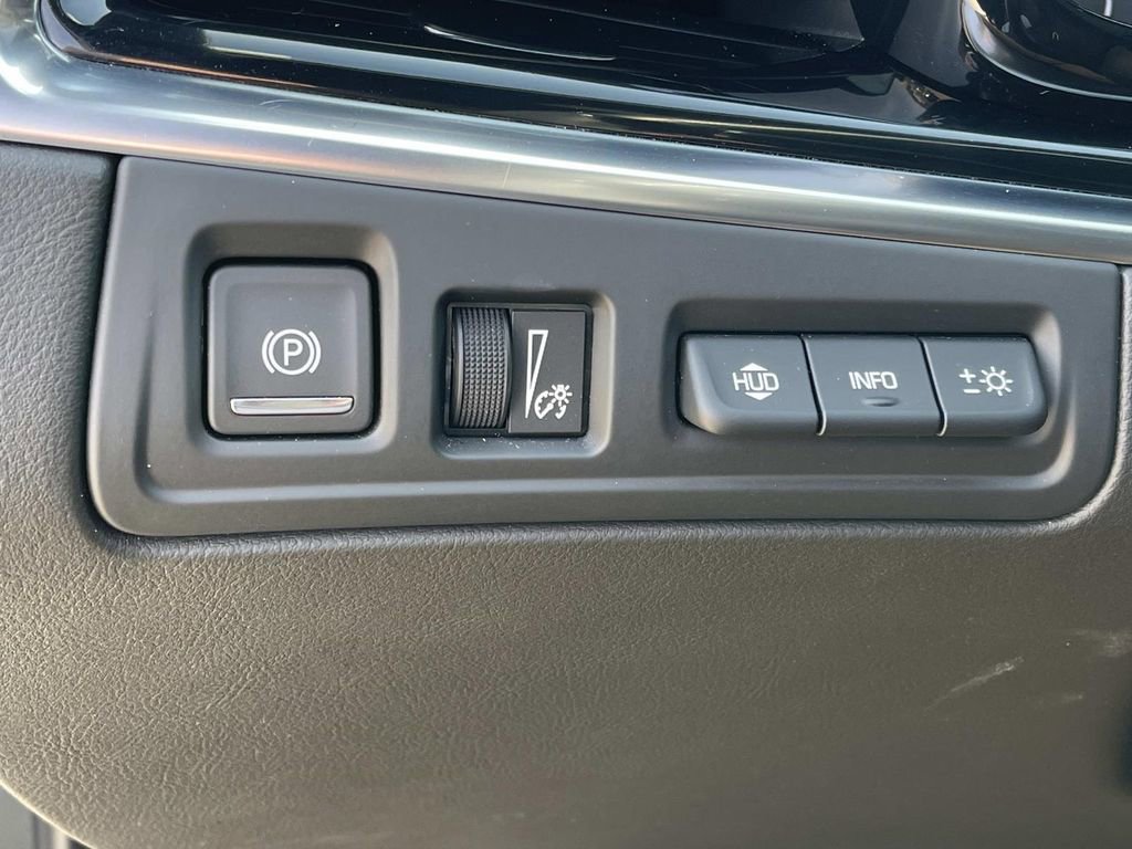 Certified 2025 Cadillac XT6 Premium Luxury w/ Platinum Package image 38