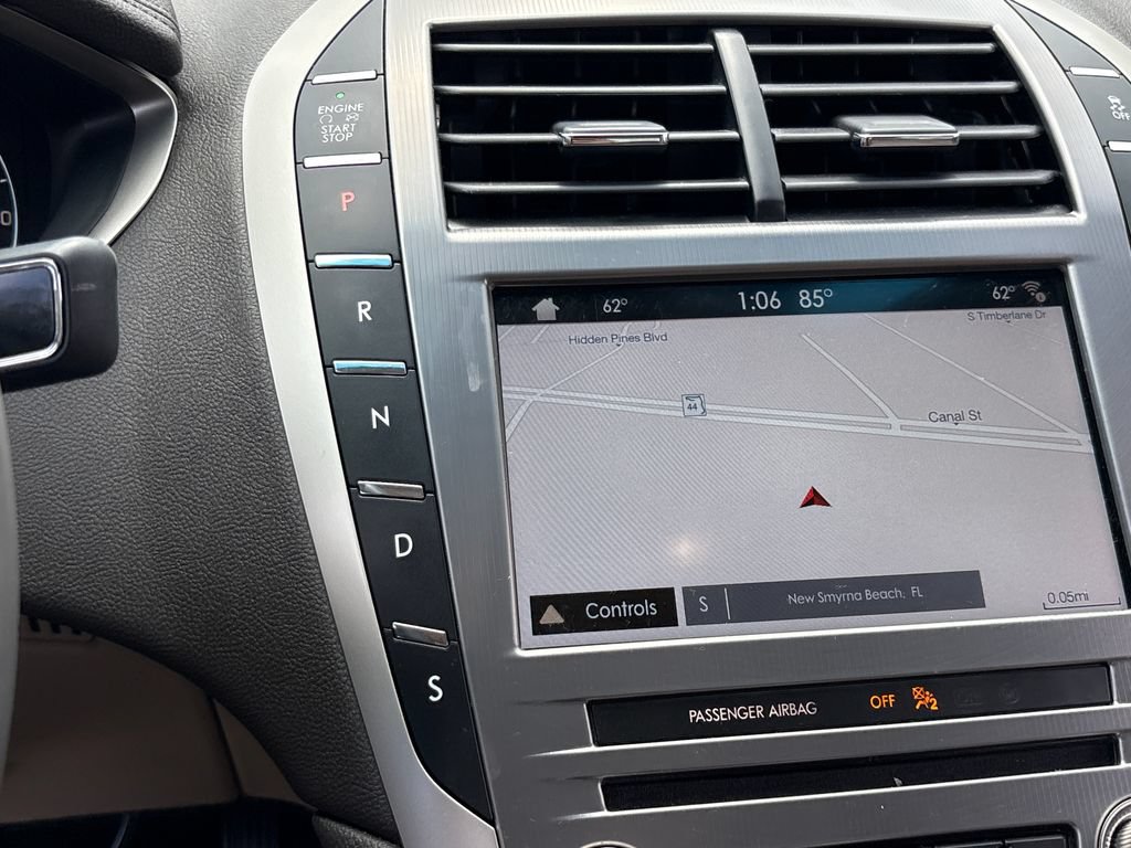 Used 2017 Lincoln MKZ Reserve FWD image 28