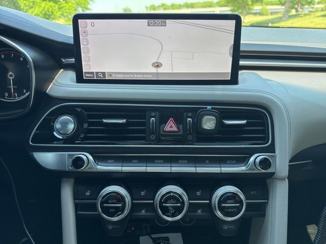 Used 2022 Genesis G70 3.3T RWD image 11