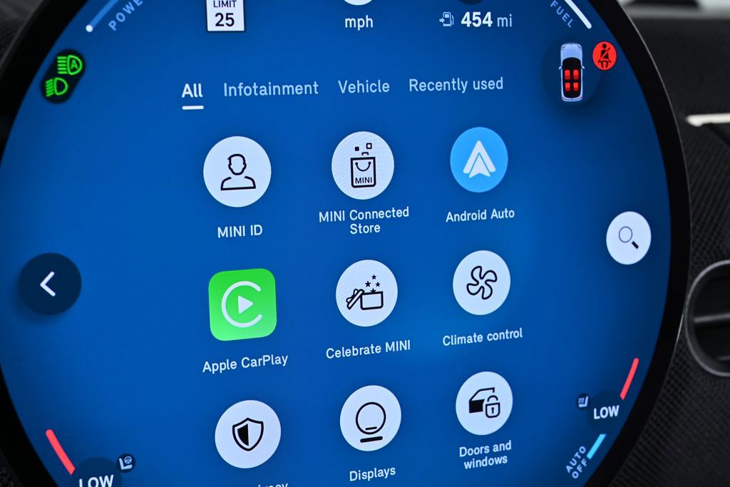 Used 2025 MINI Cooper 2-Door Hardtop image 13