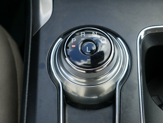 Used 2019 Ford Fusion SE image 21