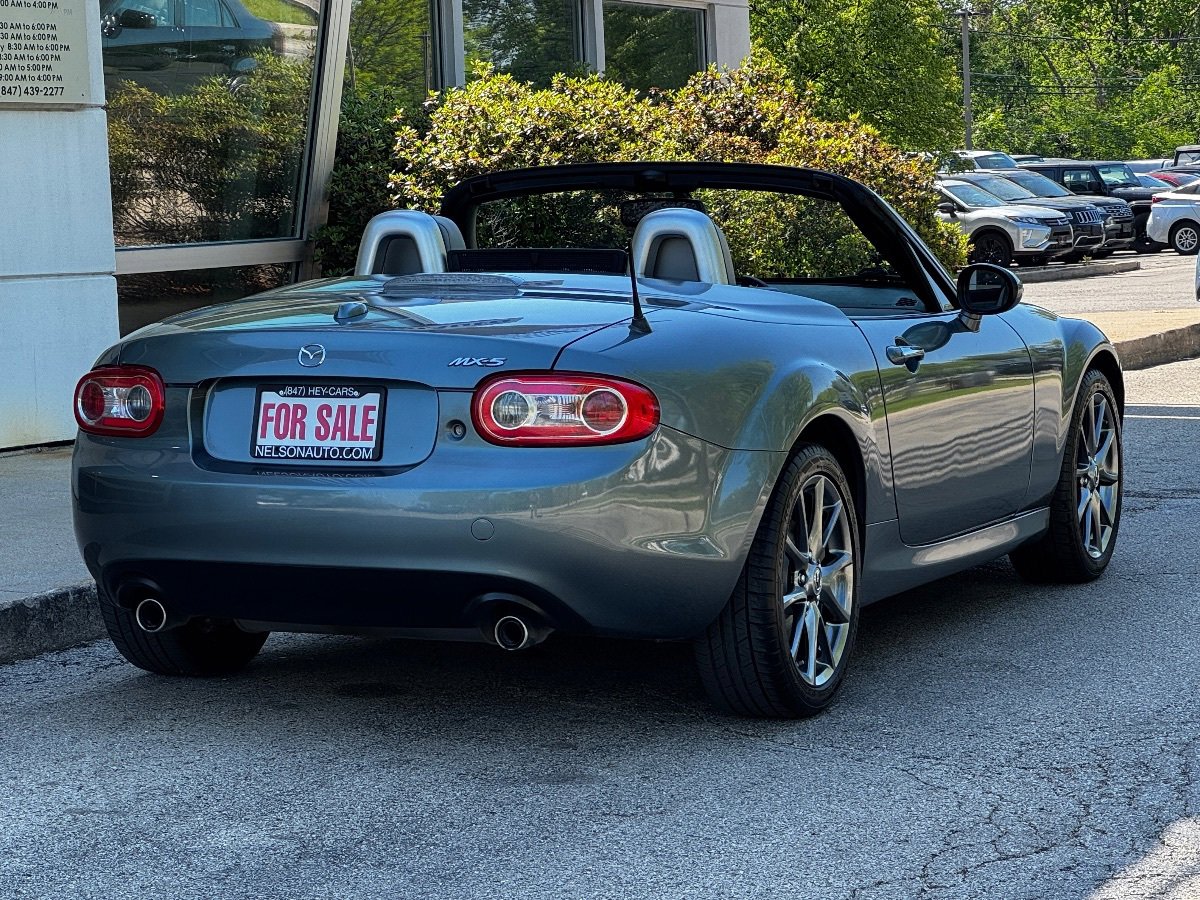 Used 2011 MAZDA MX-5 Miata Grand Touring RWD image 4