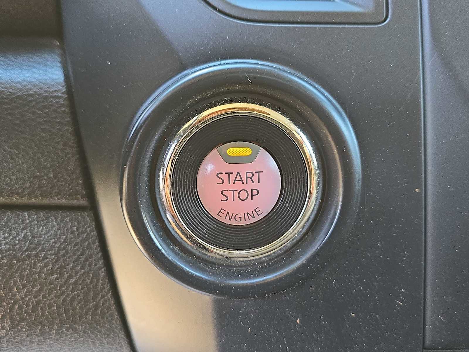 Used 2022 Nissan Titan S image 20