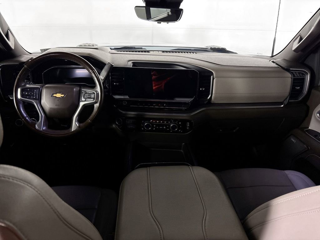 Used 2024 Chevrolet Silverado 3500 LTZ w/ LTZ Convenience Package image 12