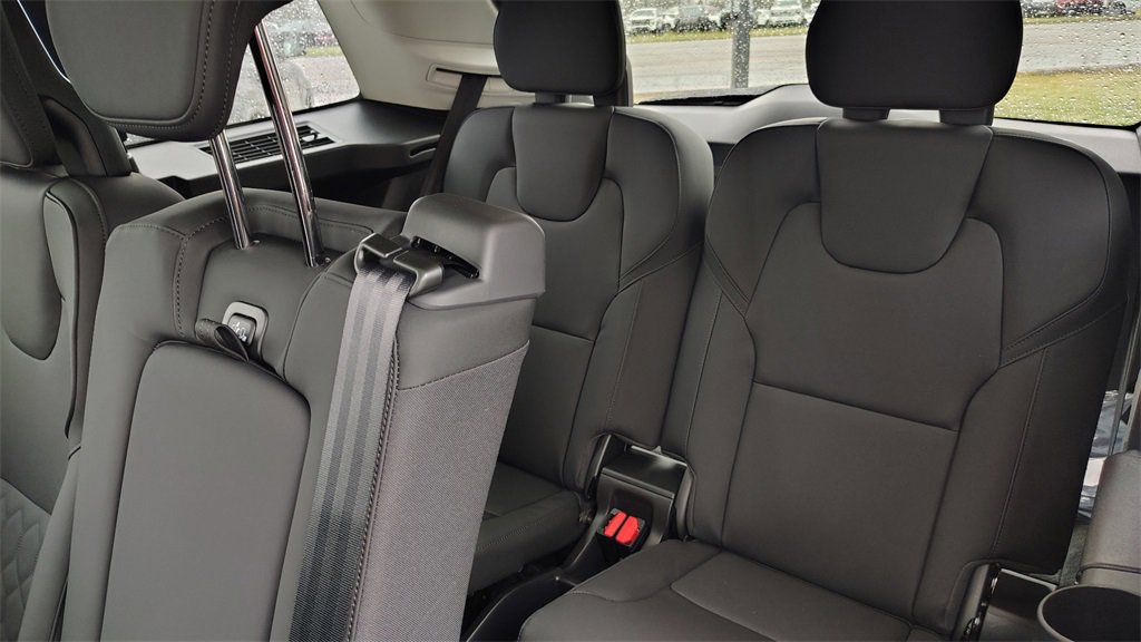 New 2026 Volvo XC90 B5 Plus image 29