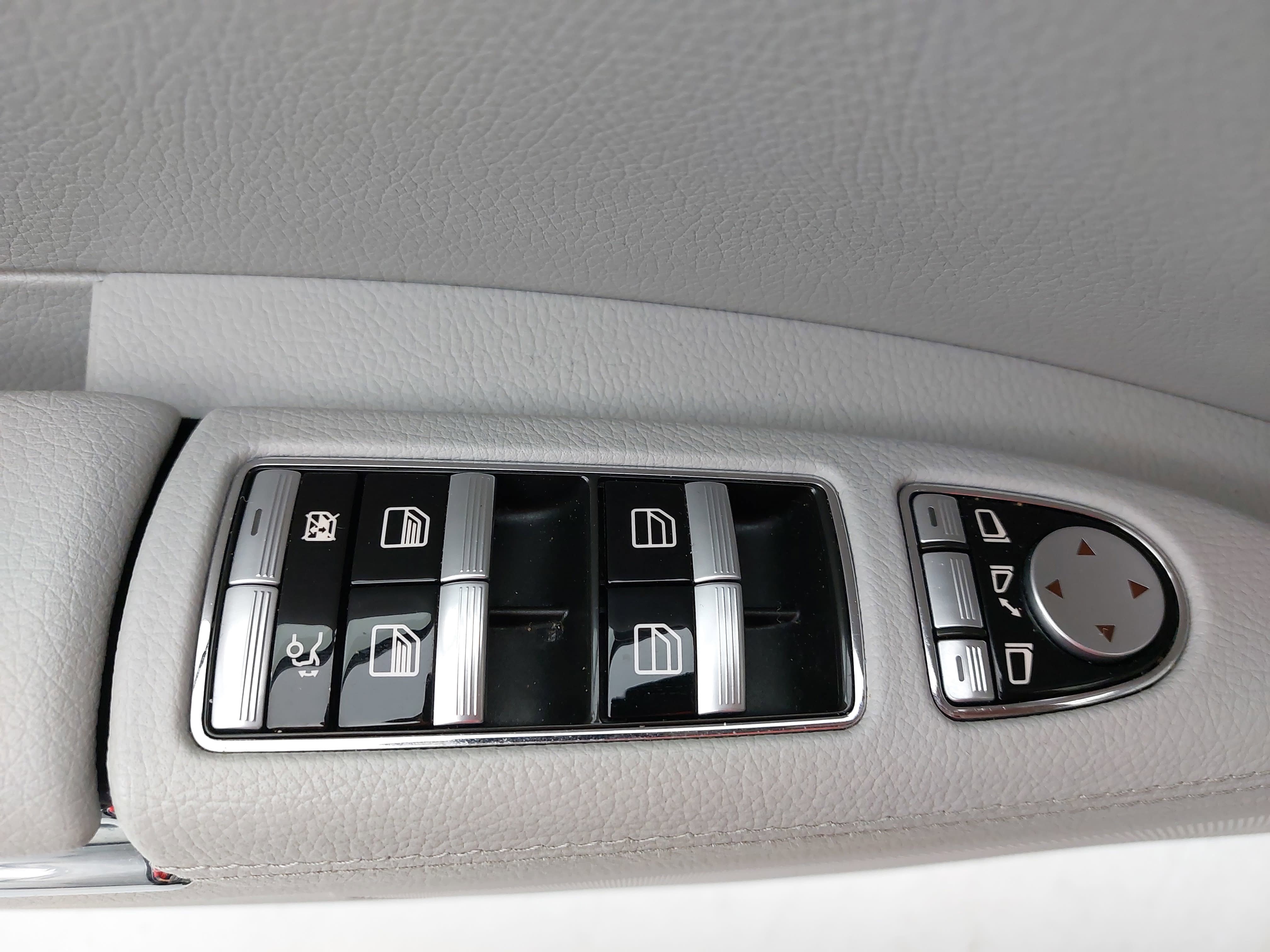 Used 2010 Mercedes-Benz S 550 image 30