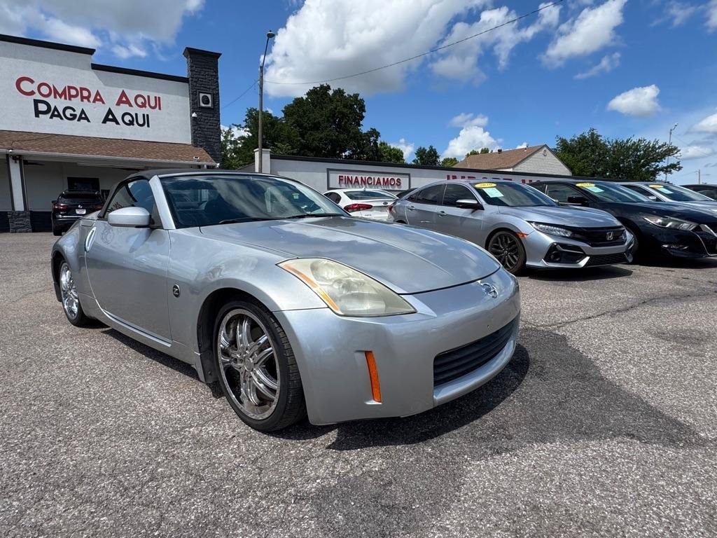 Used 2004 Nissan 350Z Touring RWD image 3