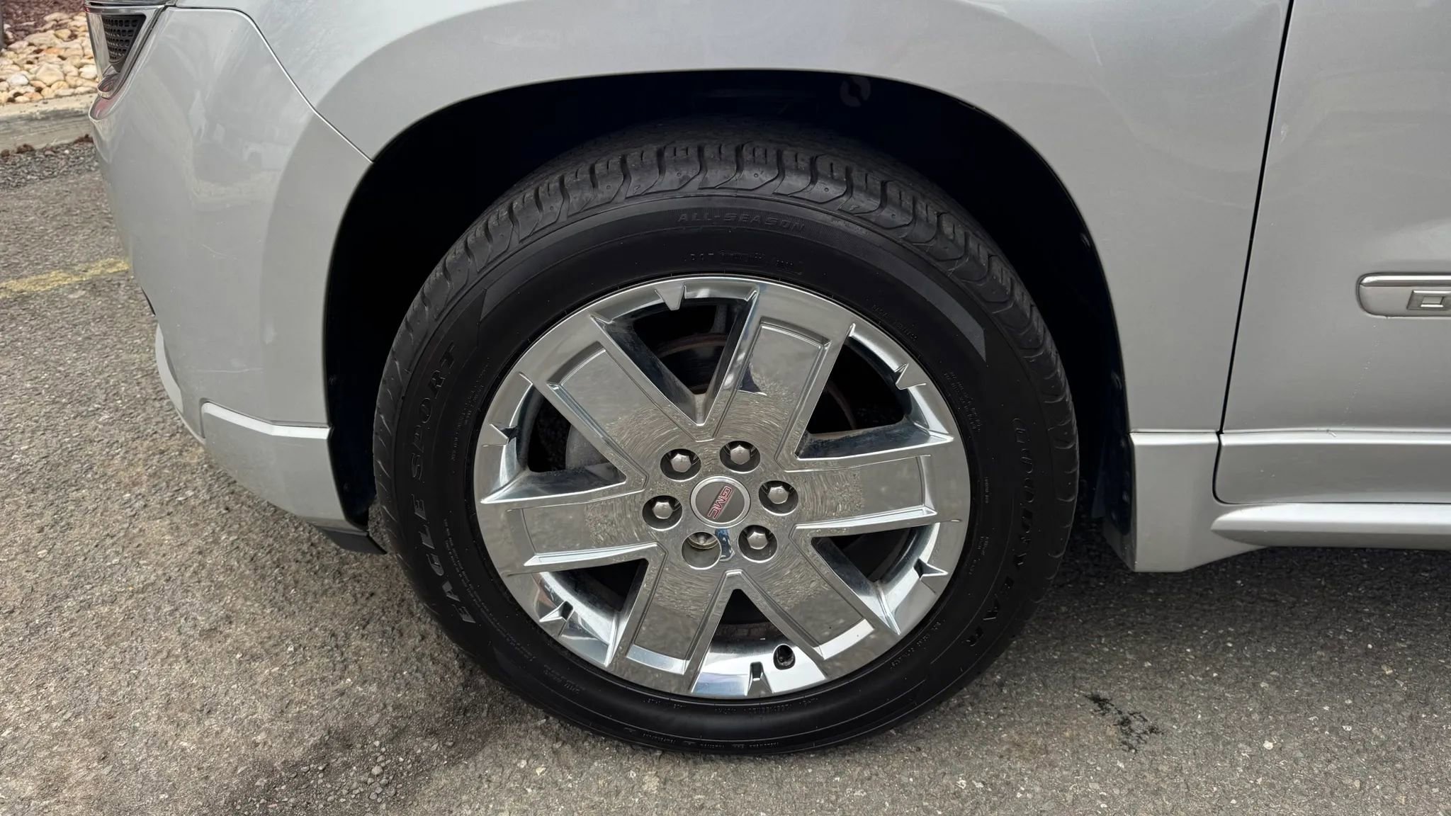 Used 2015 GMC Acadia Denali image 31