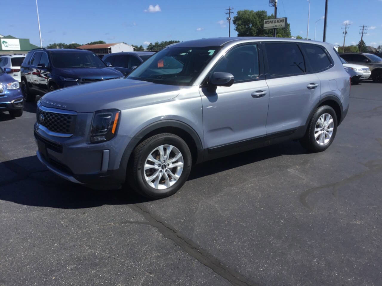 Used 2020 Kia Telluride LX image 1