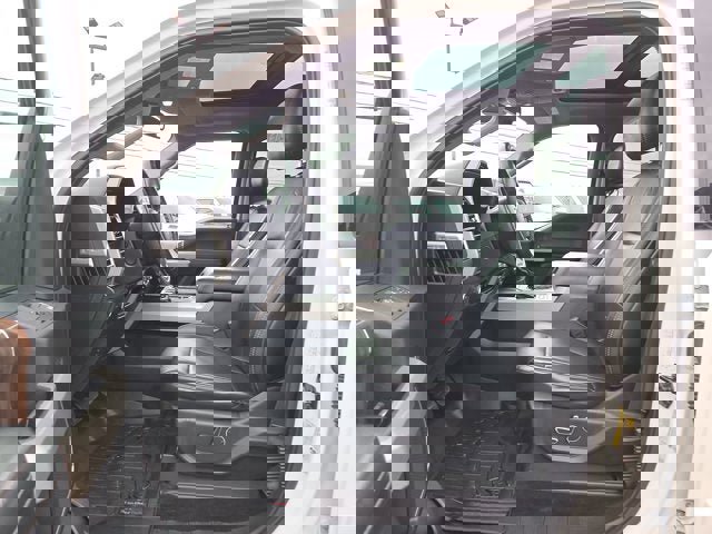 Used 2016 Ford F150 Lariat w/ Equipment Group 502A Luxury AWD/4WD image 12