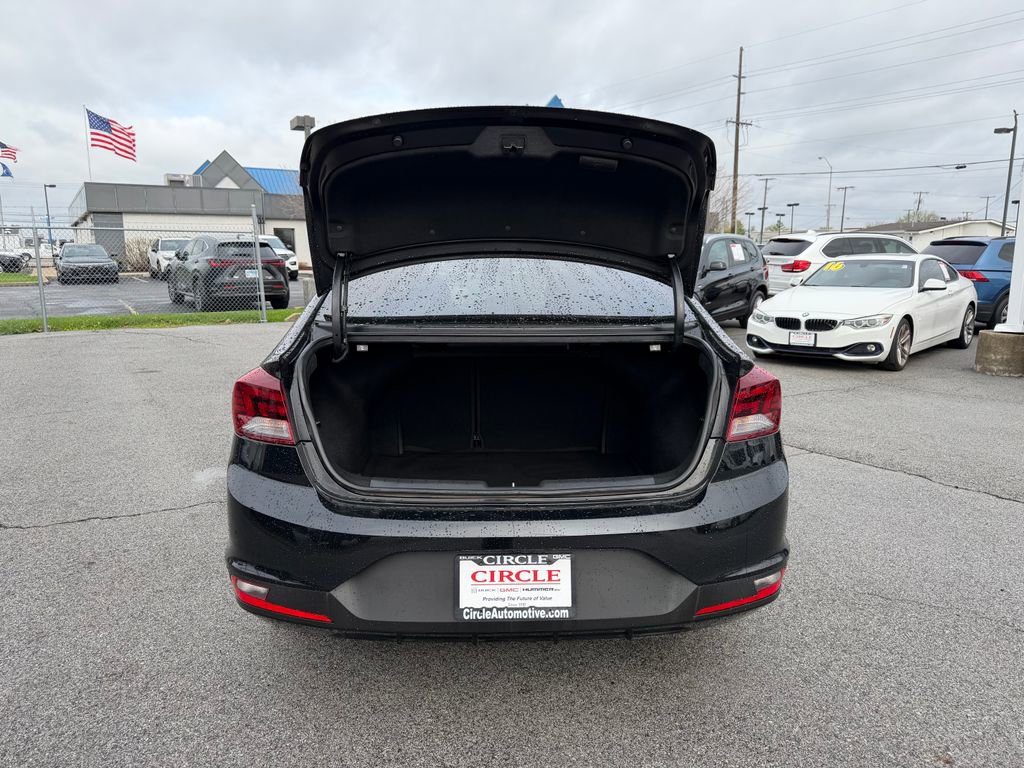 Used 2020 Hyundai Elantra SE w/ Cargo Package (C1) image 8