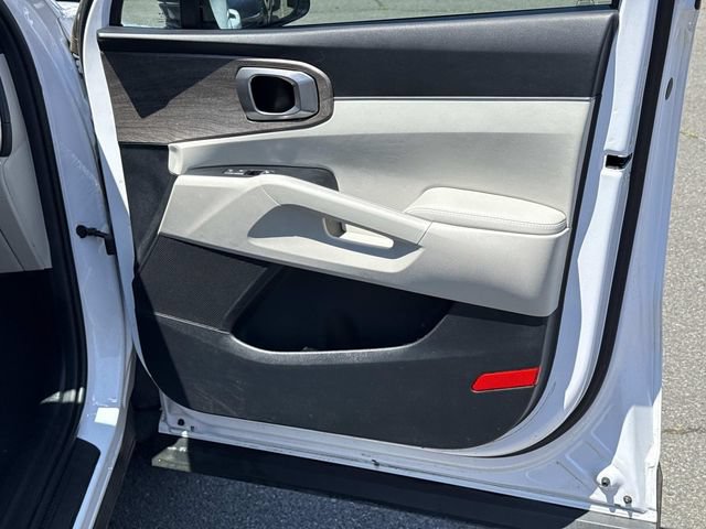Used 2023 Kia Sorento EX w/ Panoramic Sunroof Package FWD image 8