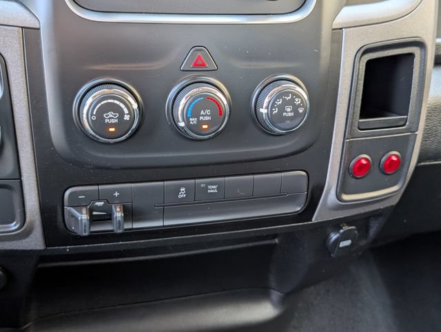 Used 2022 RAM 1500 Tradesman w/ Chrome Appearance Group RWD image 9