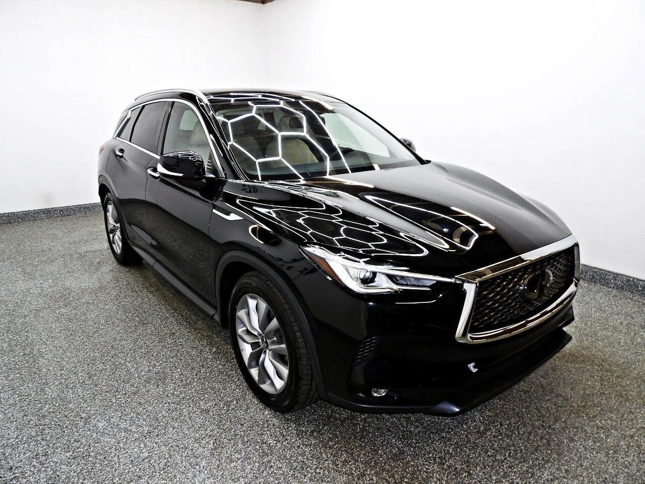 Used 2021 INFINITI QX50 Luxe image 3